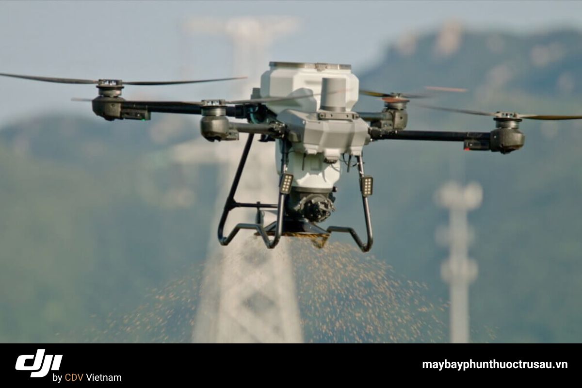 Máy bay phun thuốc DJI Agras T25P - Cho nông hộ vừa và nhỏ 23 Hình ảnh máy bay dji t25p