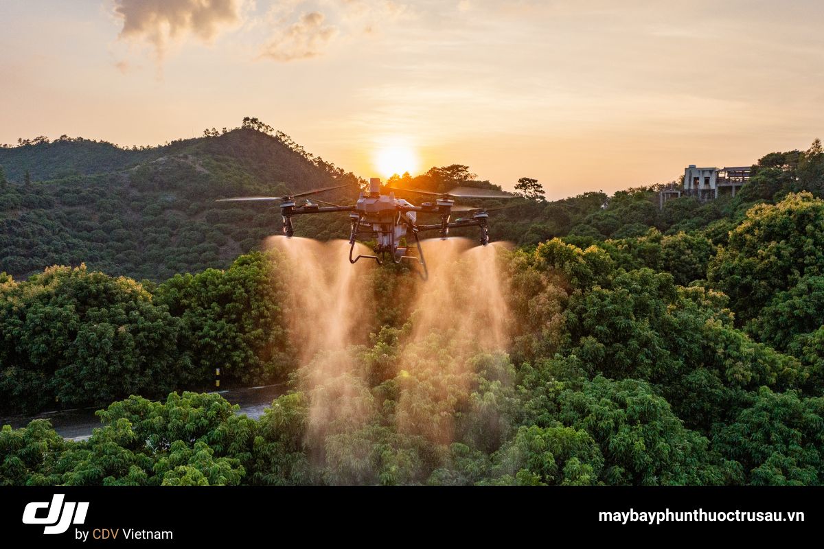 giá máy bay phun thuốc dji t70p