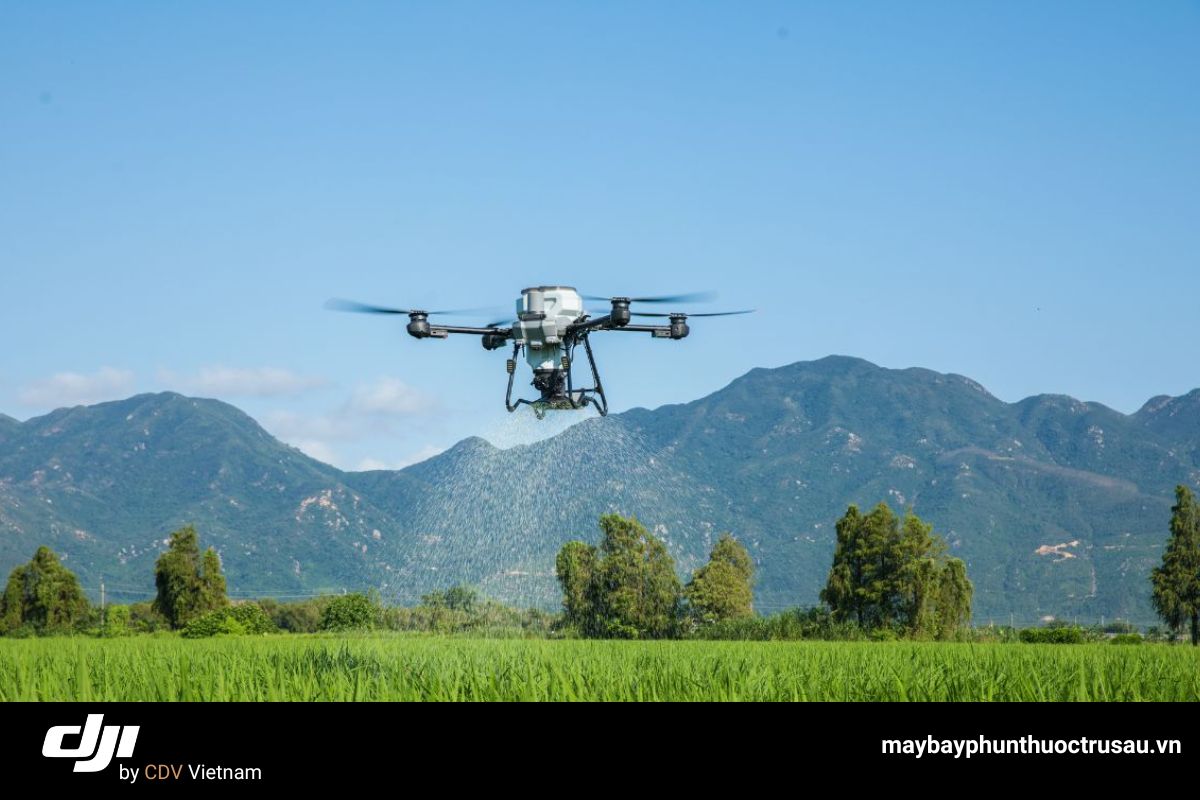 Tìm hiểu 5 ưu điểm nổi bật của DJI Agras T25P 5 t25p phun chính xác và rải đa dạng